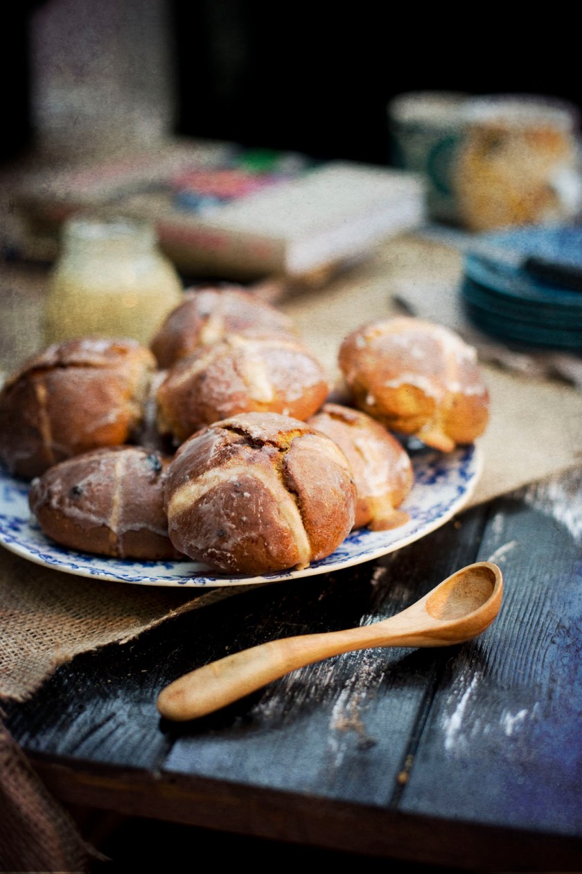 hot cross easter bun