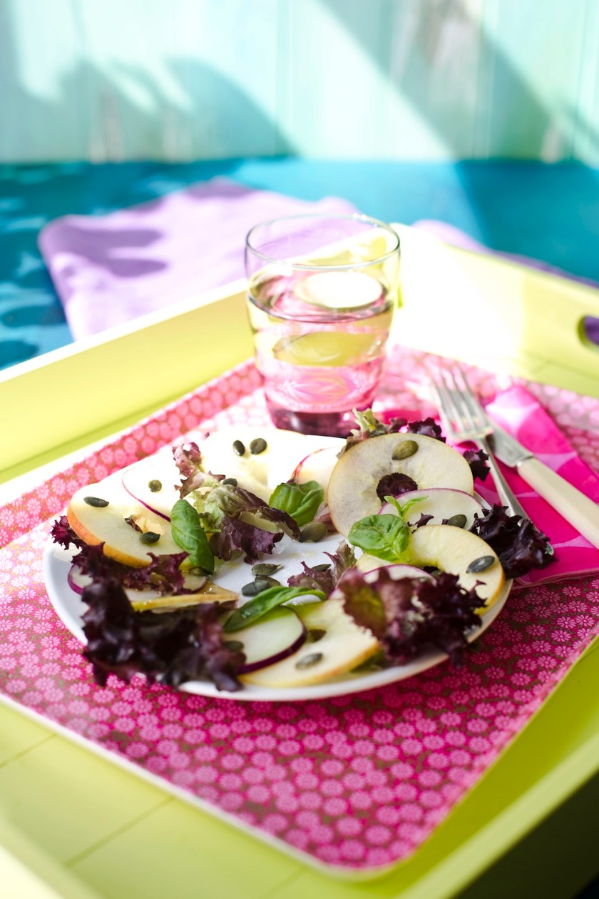 kohlrabi apple salad